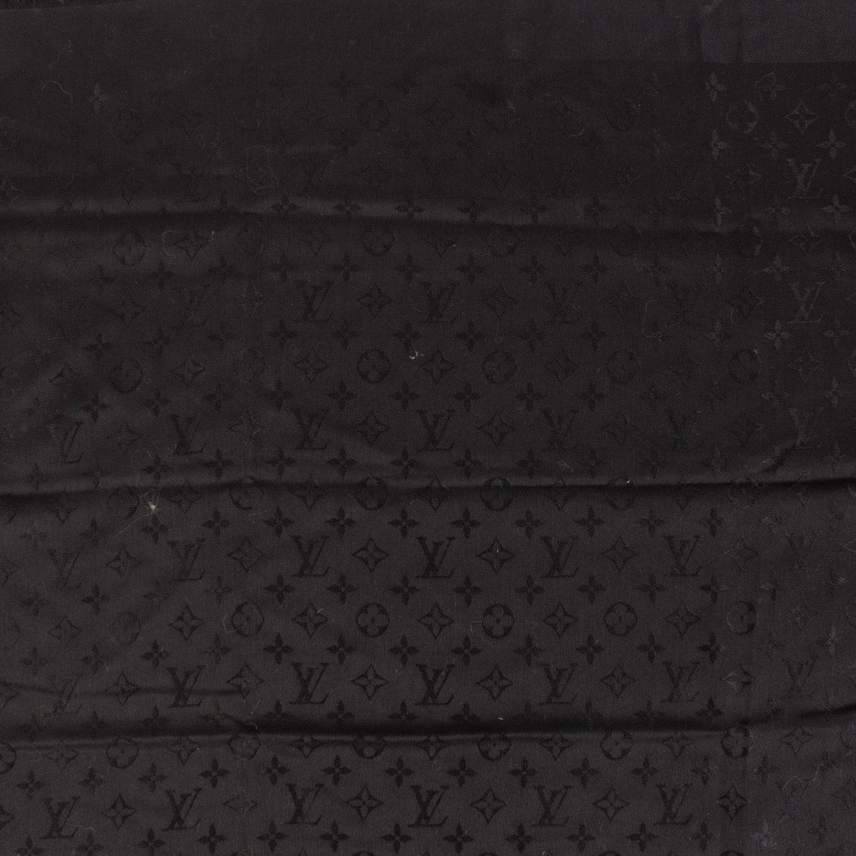 shop 100% authentic second hand Louis Vuitton Black Monogram Classic Shawl on Labellov.com
