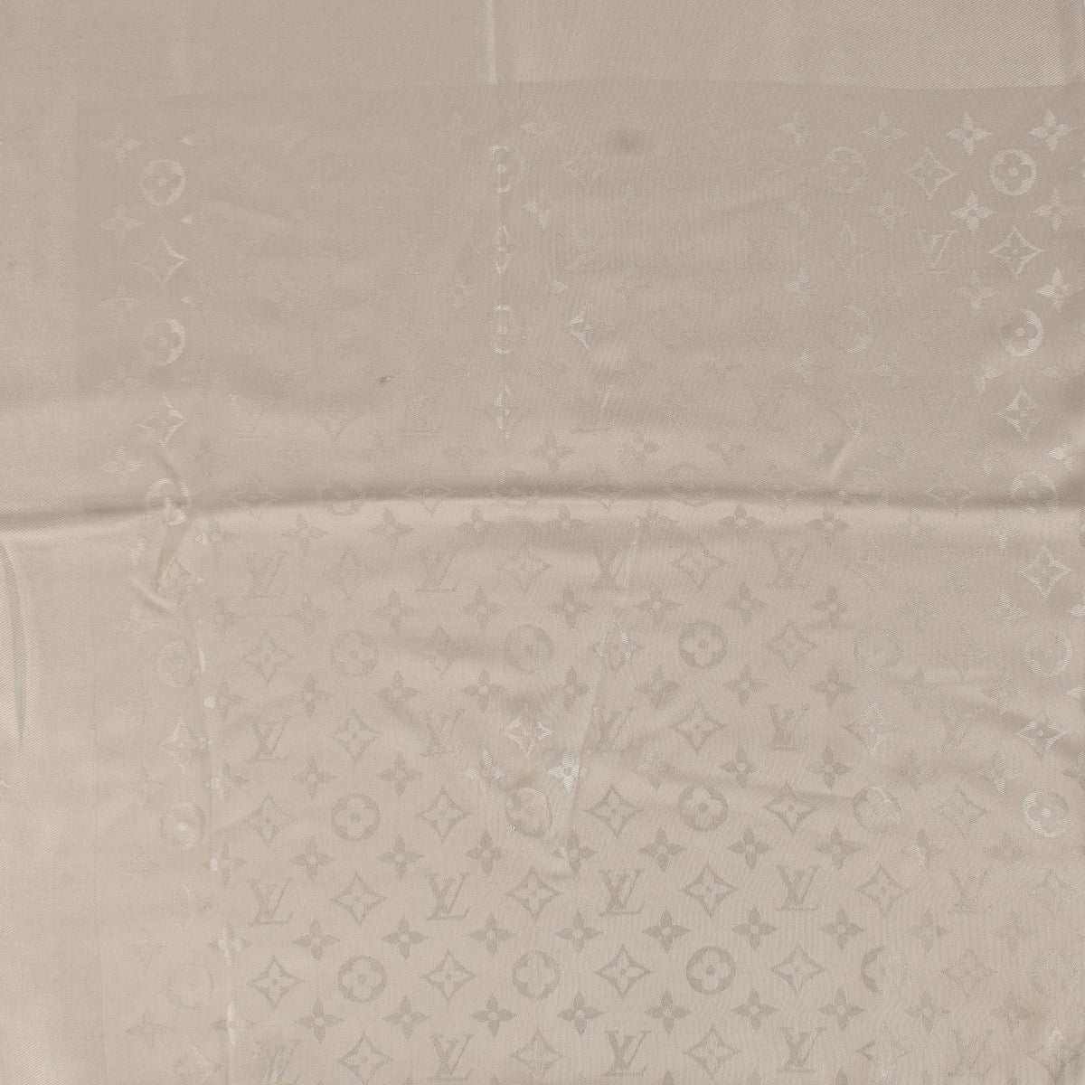 shop 100% authentic second hand Louis Vuitton Greige Monogram Classic Shawl on Labellov.com