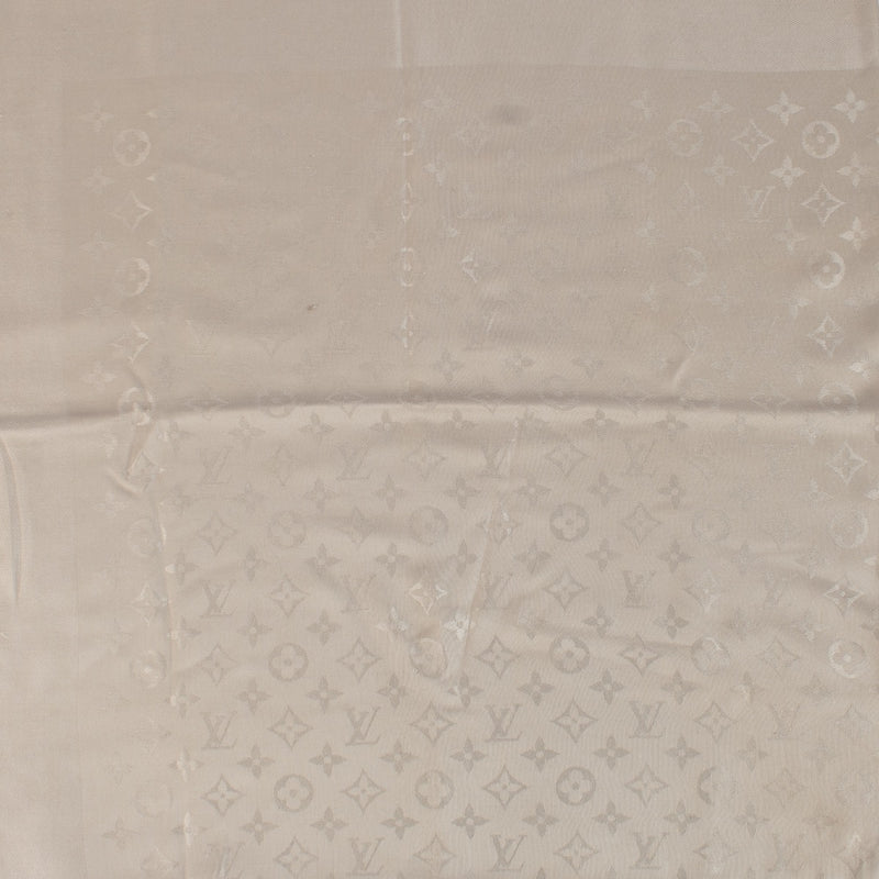 shop 100% authentic second hand Louis Vuitton Greige Monogram Classic Shawl on Labellov.com