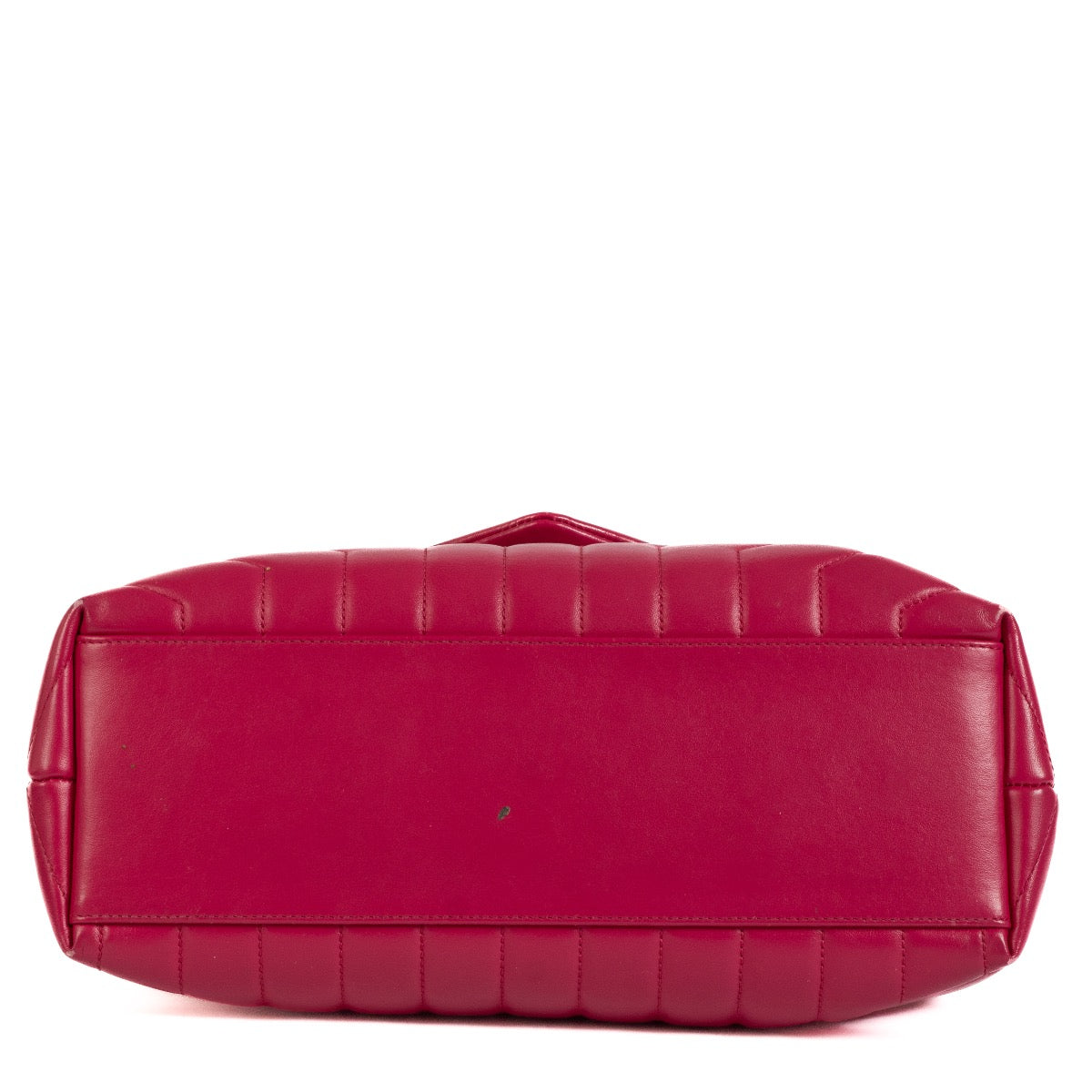 Shop safe online at Labellov in Antwerp, Brussels and Knokke this 100% authentic second hand Saint Laurent Bright Pink Loulou Crossbody Bag