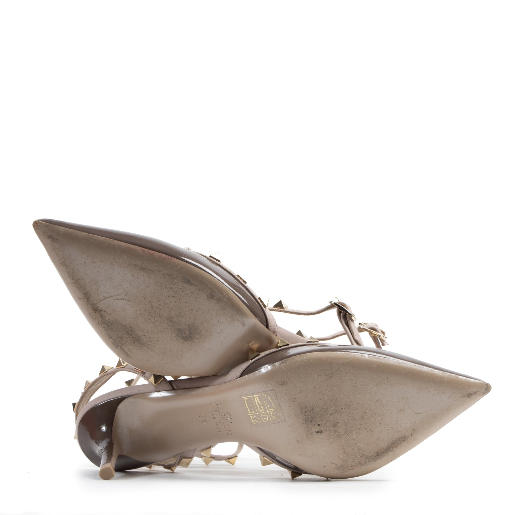 Authentic secondhand Valentino Rockstud patent leather pumps - Size 39 designer shoes pumps designer brands fashion luxury vintage webshop safe secure online shopping