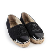 Buy these Chanel Black Flats- Size 37 for a reasonable price at Labellov online or in store. Koop deze Chanel Black Flats- Size 37 voor een redelijke prijs bij Labellov online of in de winkel.