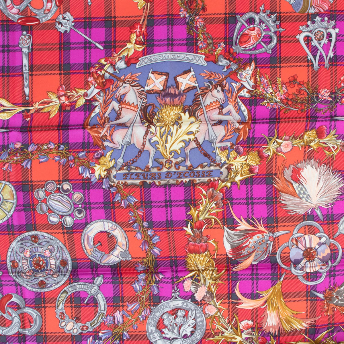 Shop safe online 100% authentic second hand Hermès Red Silk Fleurs D'Ecosse Scarf in very good condition at the right price at Labellov in Antwerp.