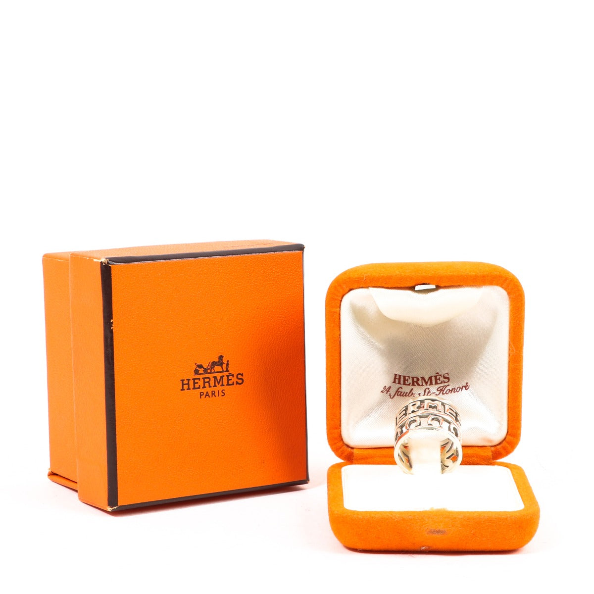 Buy an authentic Hermès Silver Campaign Ring in very good condition at Labellov in Antwerp.