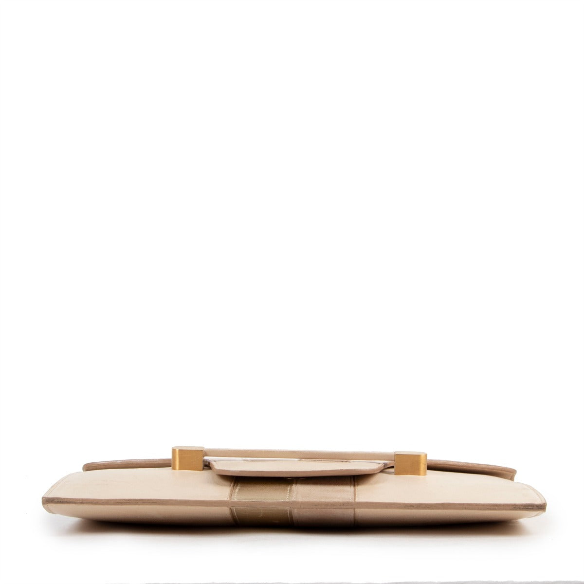 Buy online an authentic second hand Delvaux Beige Leather Clutch With Chain in preloved condition at Labellov in Antwerp.