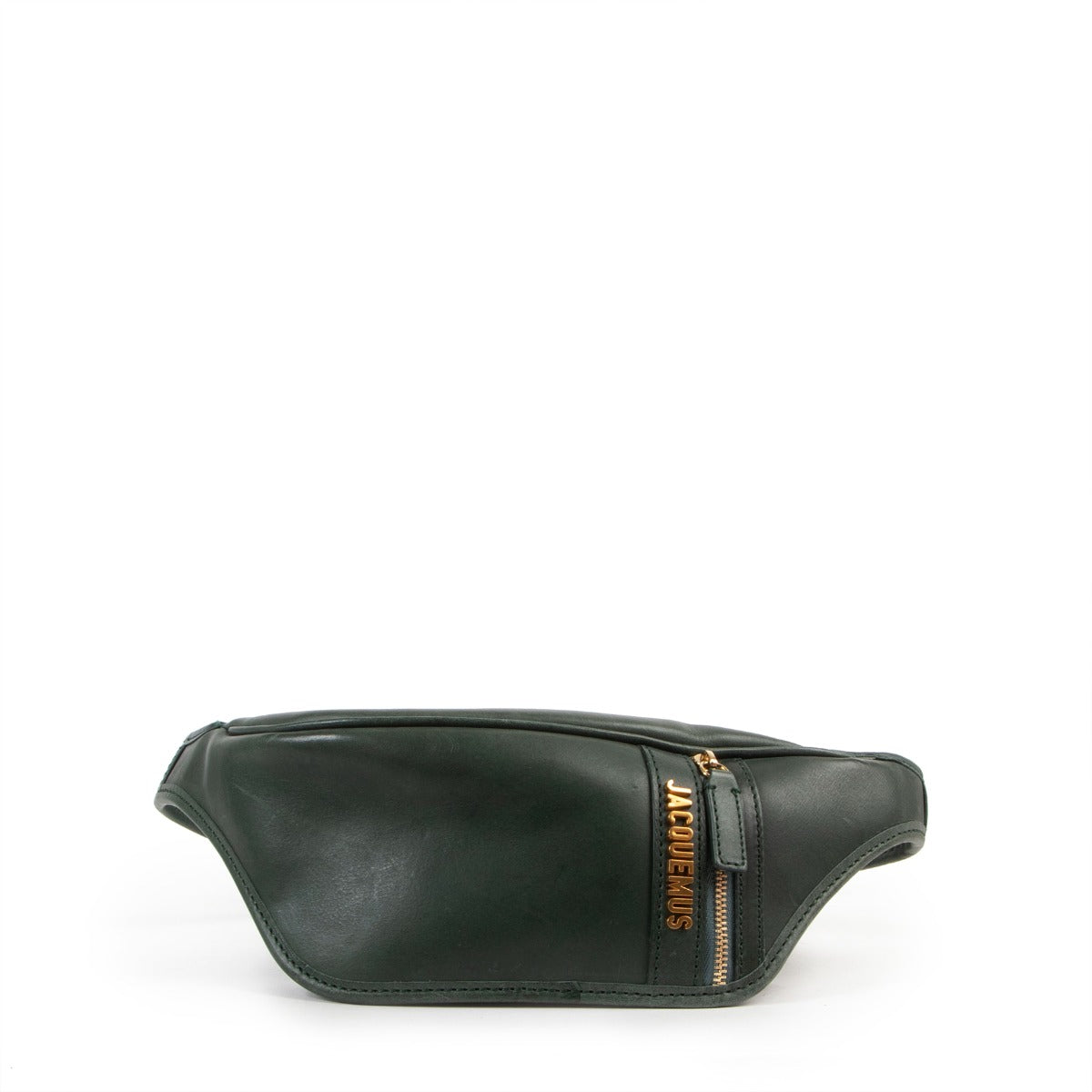 Buy online an authentic second hand Jacquemus Green Leather La banane Belt Bag in preloved at Labellov in Antwerp.