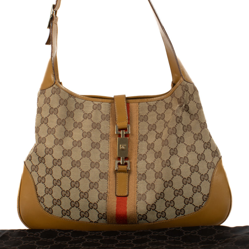 Shop safe online at Labellov in Antwerp, Brussels and Knokke this 100% authentic second hand Gucci GG Canvas Jackie Bag