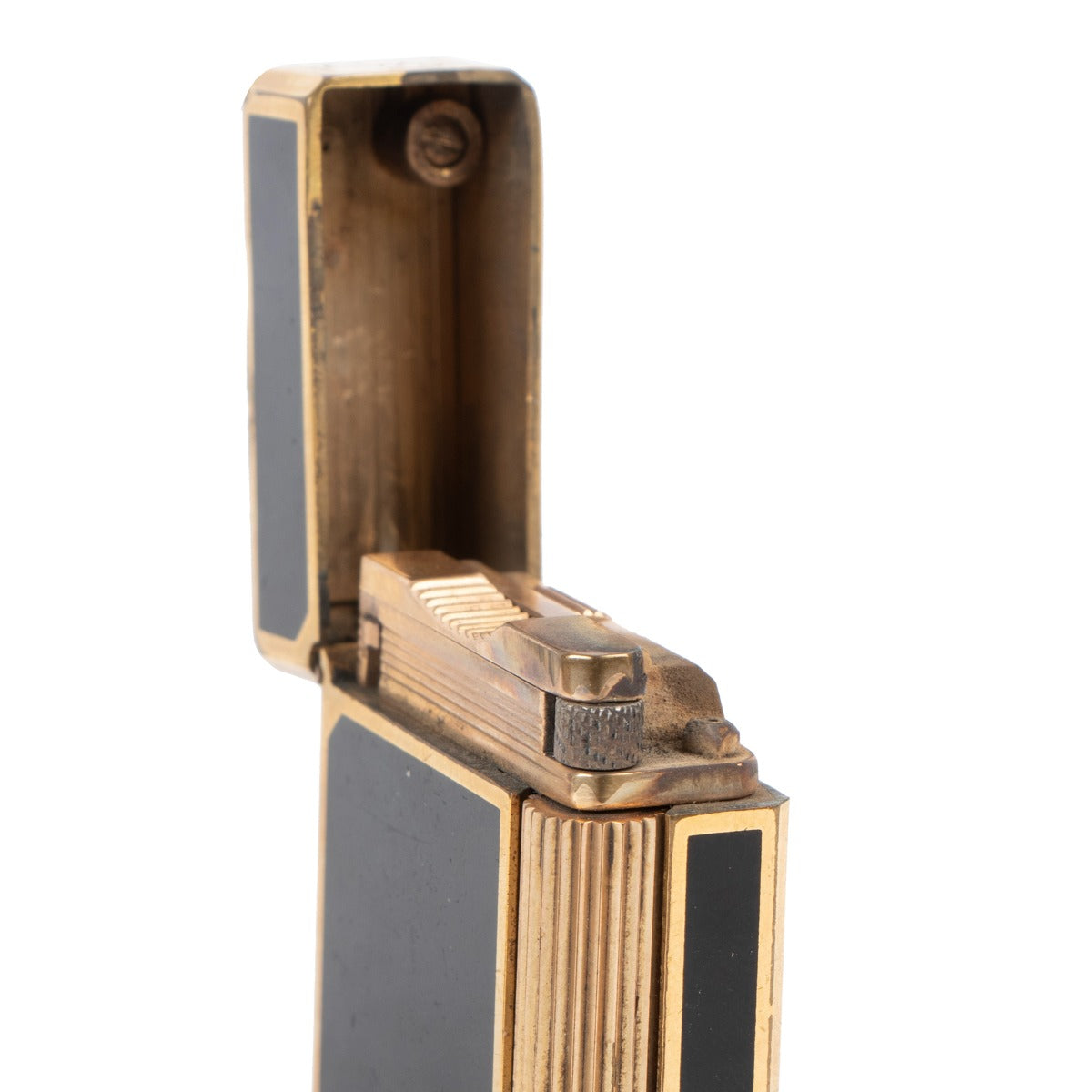 Buy online authentic second hand S.T. Dupont Black Lacquer Gold Vintage Lighter in good condition at Labellov in Antwerp