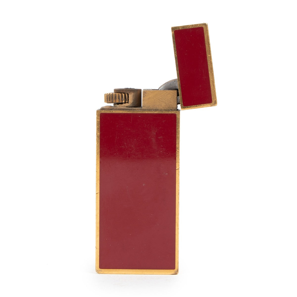 Buy online an authentic second hand Cartier Red Lacquer Gold-Plated Vintage Lighter in good condition at Labellov in Antwerp.