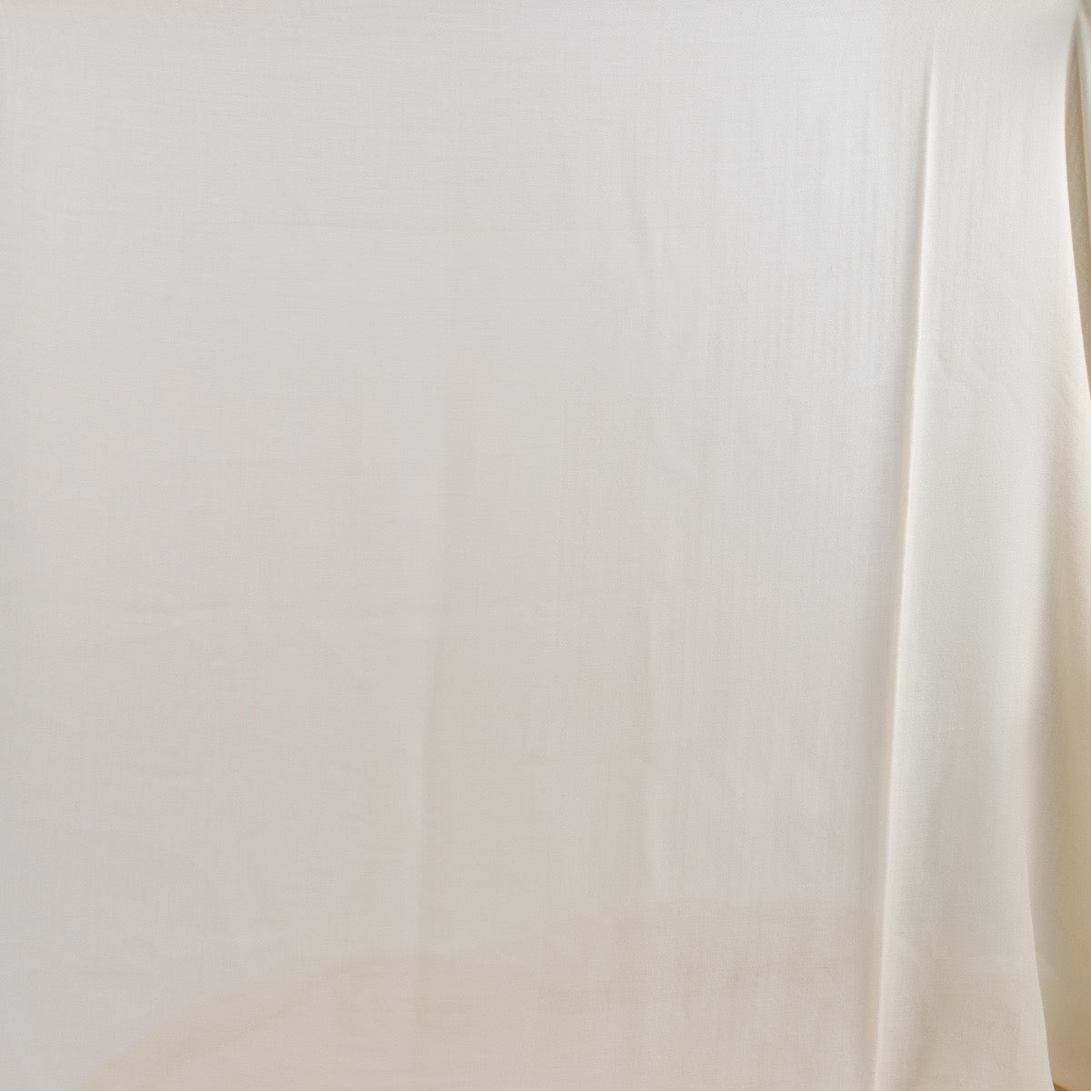 Authentic second hand Hermès Beige Cashmere Stole Scarf on Labellov.com