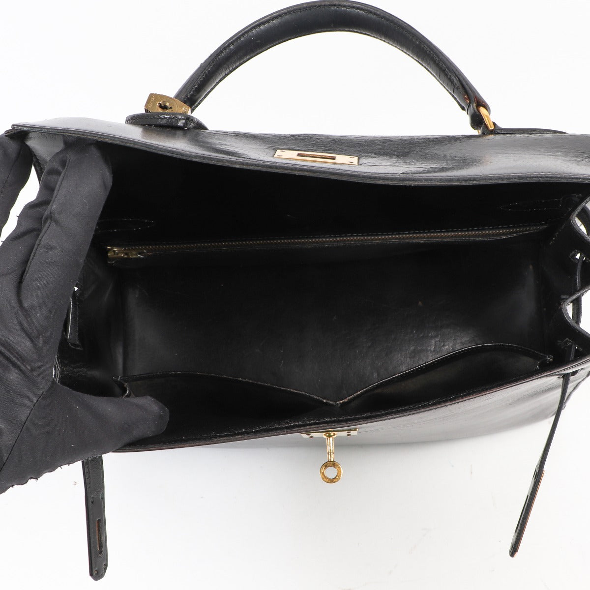 Shop authentic second hand Hermès Kelly vintage on labellov.com by labellov knokke, labellov brussels, labellov antwerp