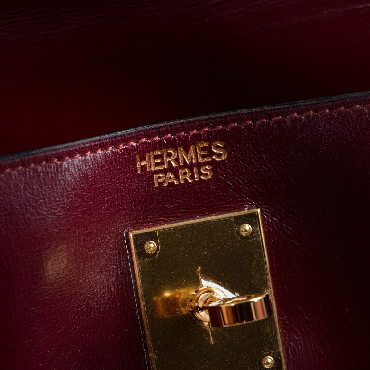 Hermès Vintage Kelly 32 Retourne Rouge H Box Gold Hardware