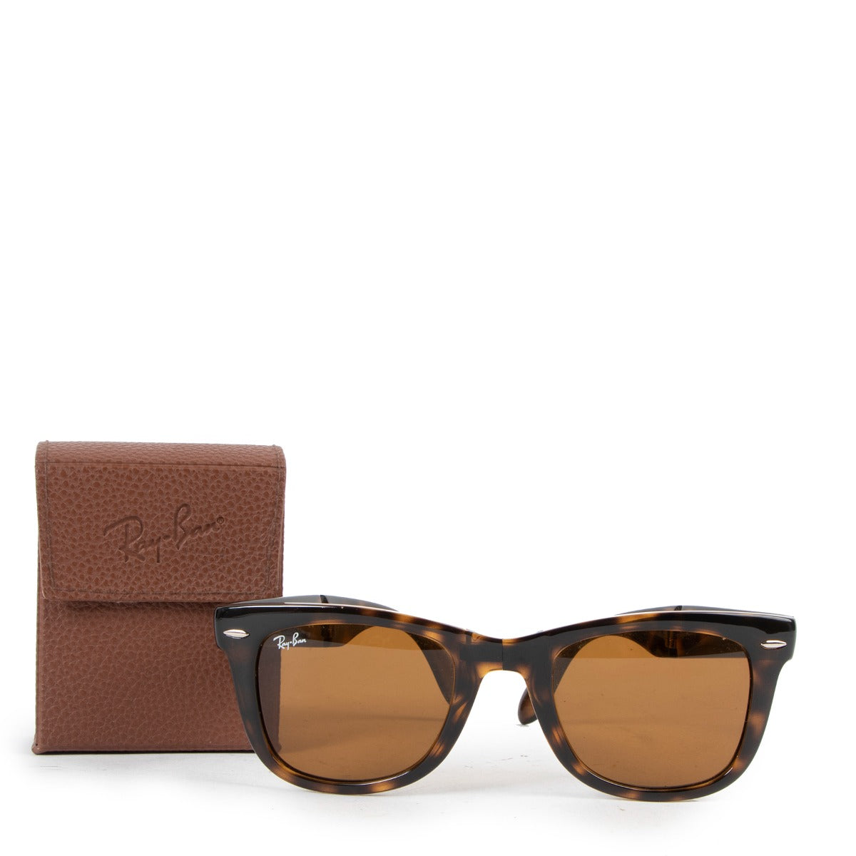 Buy online authentic second hand Ray Ban Brown Tortoise Wayfarer Sunglasses in very good condition at Labellov in Antwerp