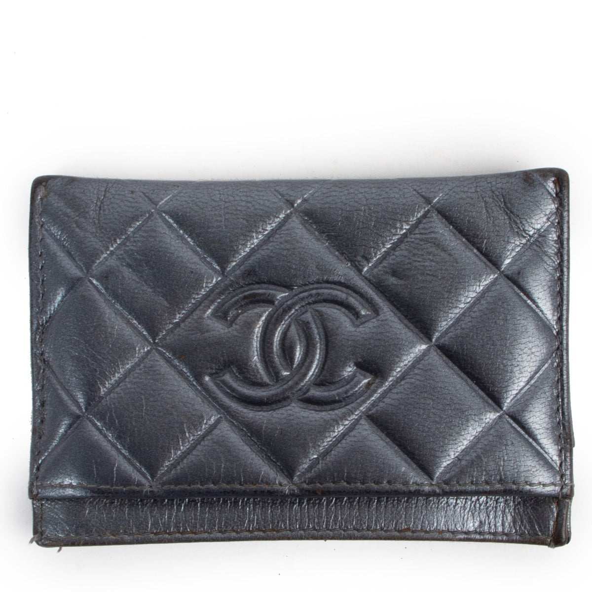 Buy this Chanel Grey Cardholder at Labellov for a reasonable price online or in store in Antwerp or at www.labellov.com