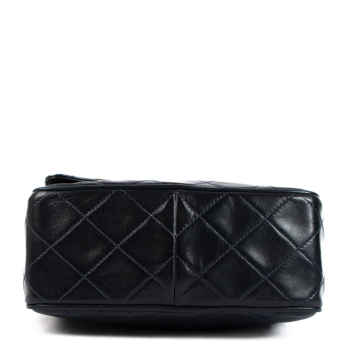Authentic second hand Chanel Camera Bag on www.labellov.com