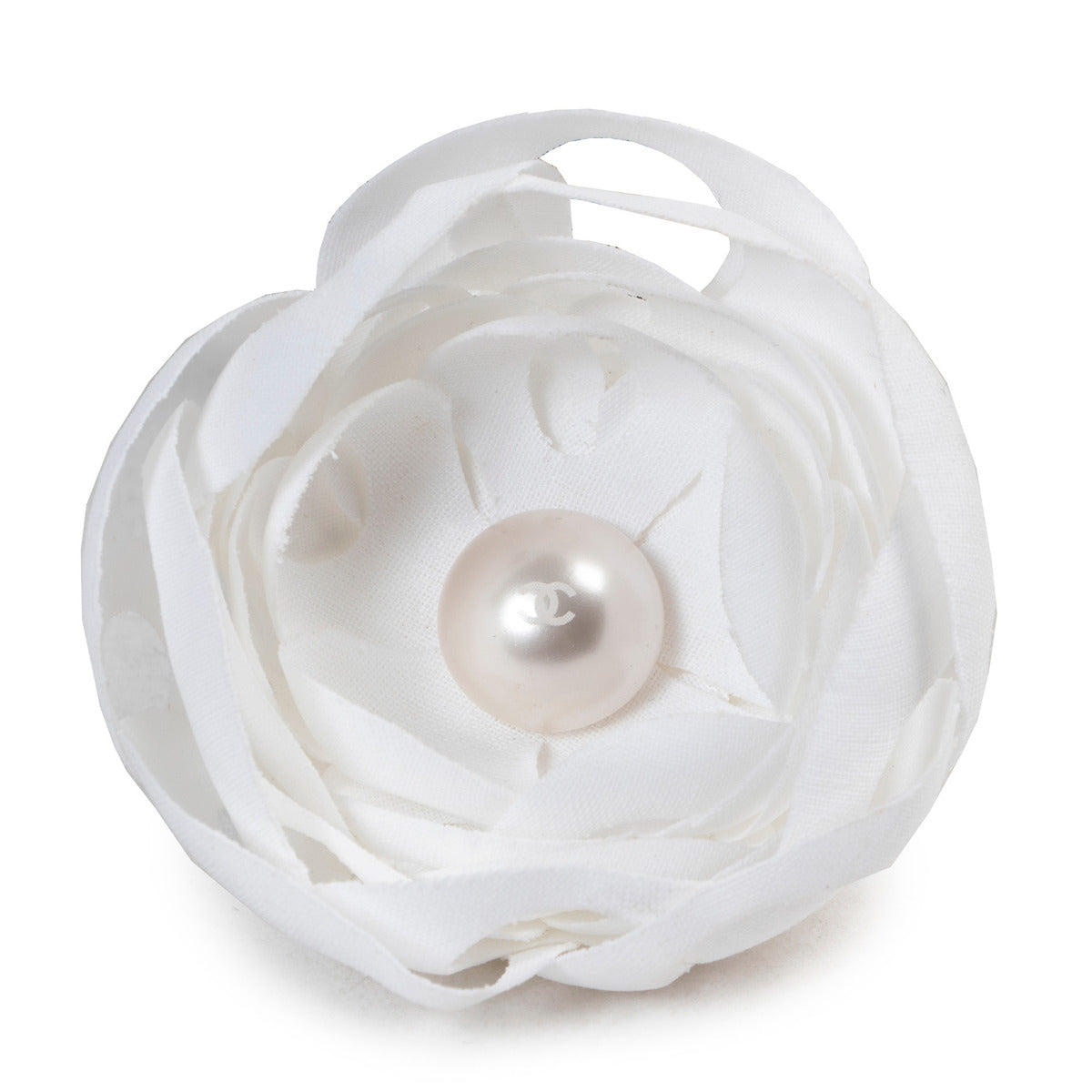 Broche Chanel fleur blanche avec perle