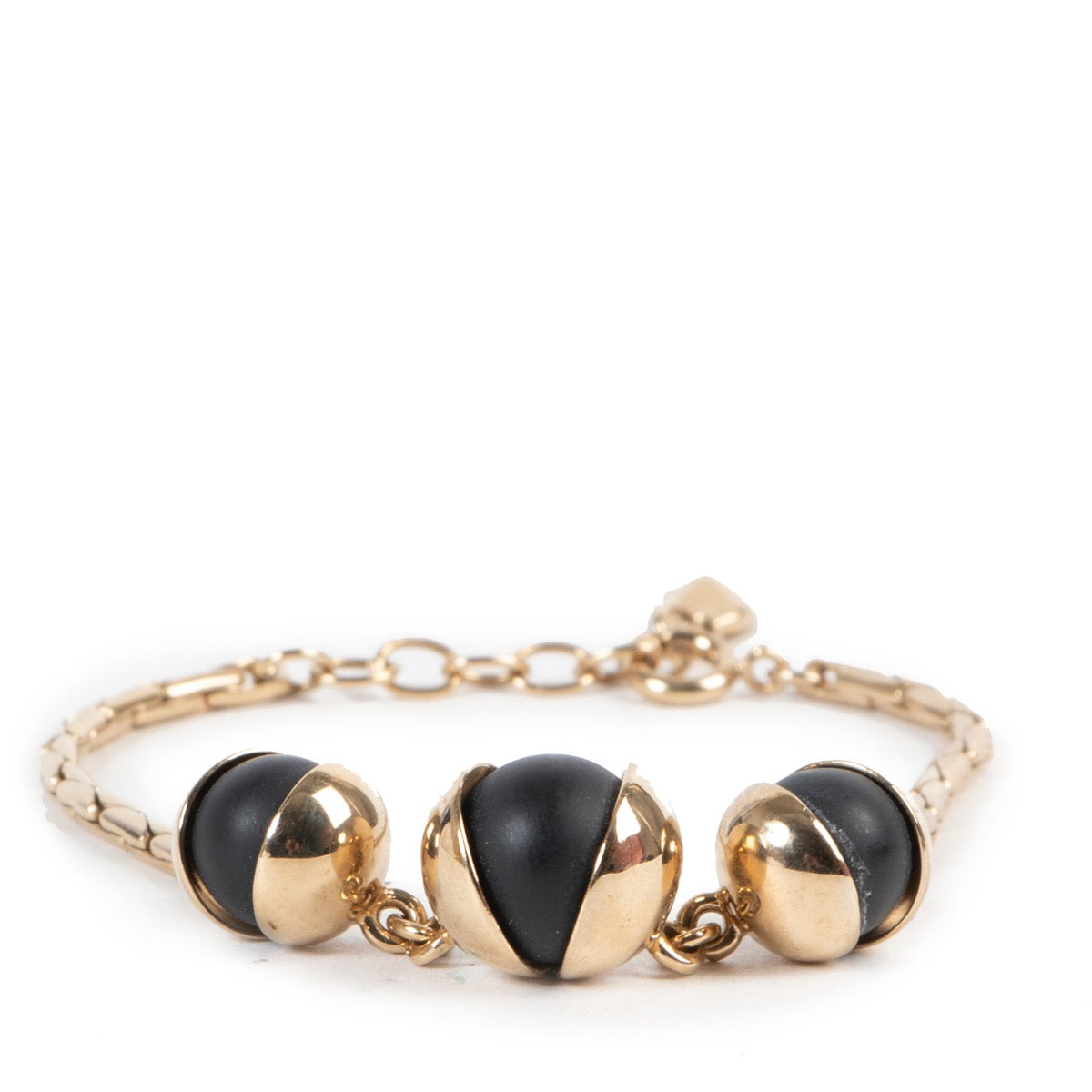 Achetez en ligne second main ce bracelet Dior chez Labellov.com.