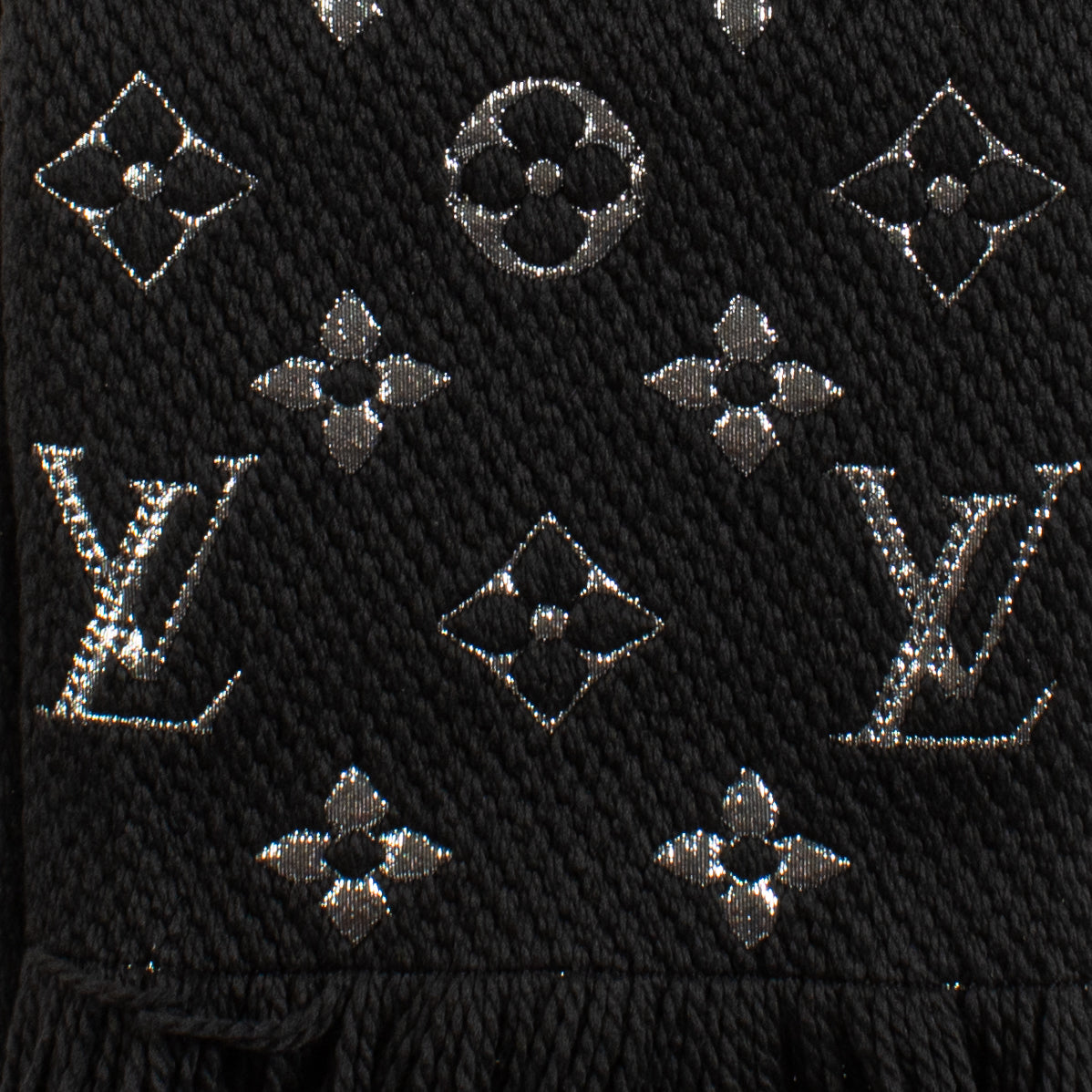 Shop 100% authentic secondhand Louis Vuitton Black Logomania Shine Scarf on Labellov.com
