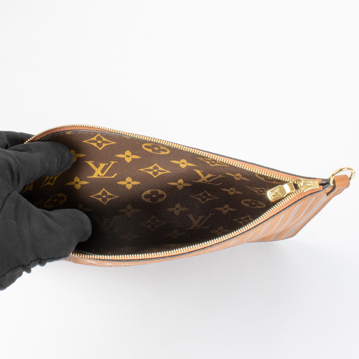 shop 100% authentic second hand Louis Vuitton Tan Neverfull Inside Out Clutch on Labellov.com