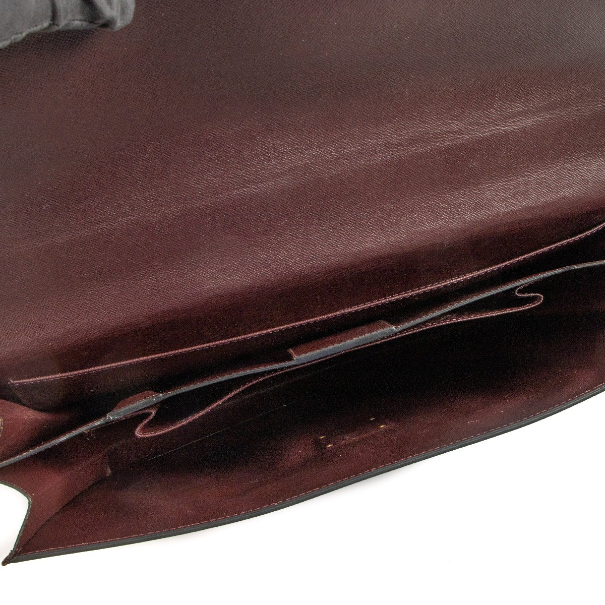 Attaché-case Robusto Louis Vuitton en cuir Taïga bordeaux