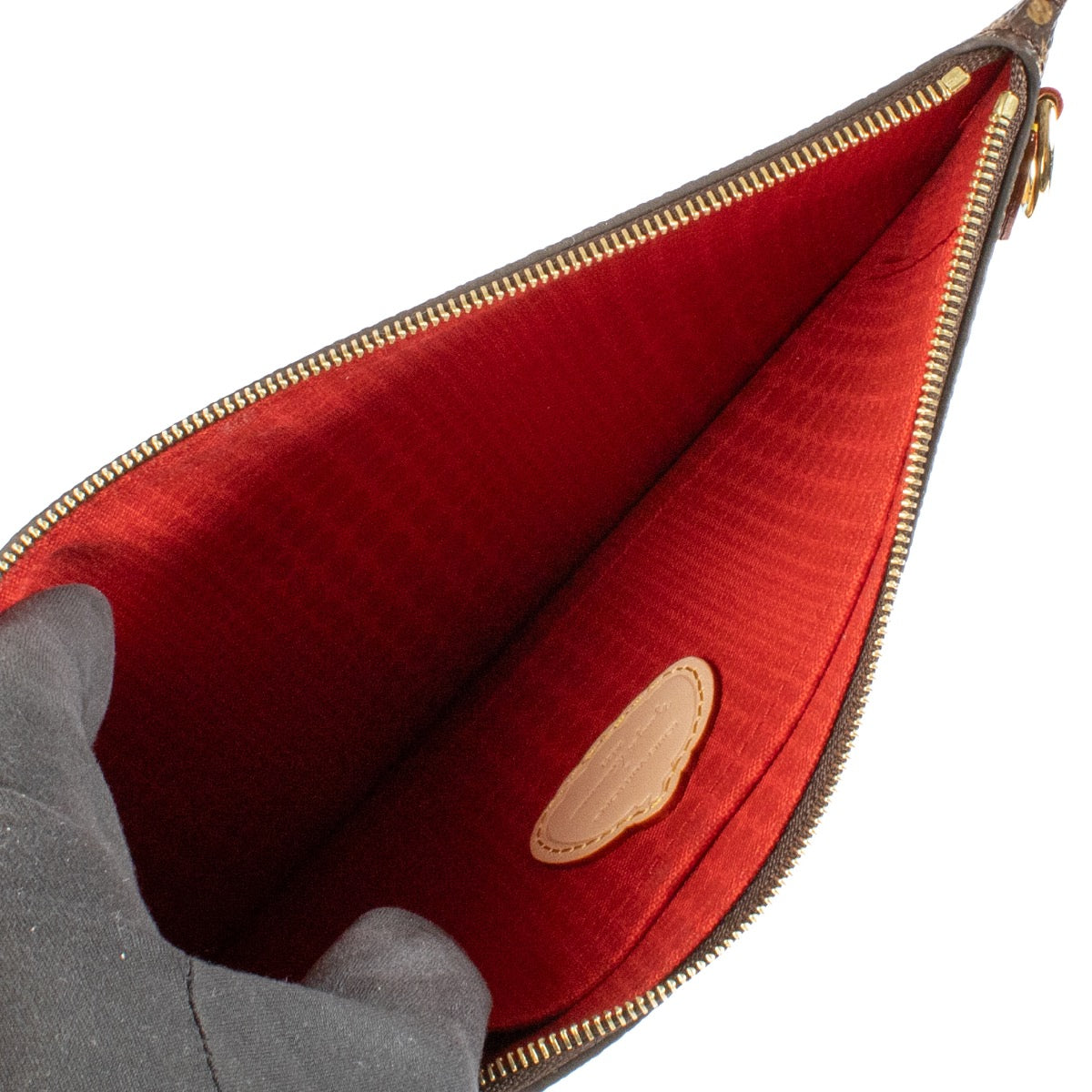 Shop safe online at Labellov in Antwerp, Brussels and knokke this 100% authentic second hand Louis Vuitton x Yayoi Kusama Monogram Neverfull MM Clutch Bag