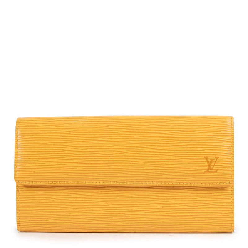 Shop safe online at Labellov in Antwerp this 100% authentic second hand Louis Vuitton Yellow Epi Porte Tresor Wallet
