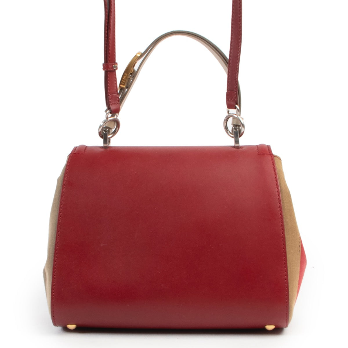 Veilig online kopen van een tweedehands rode Fendi Silvana crossbody handtas in zeer goede staat.