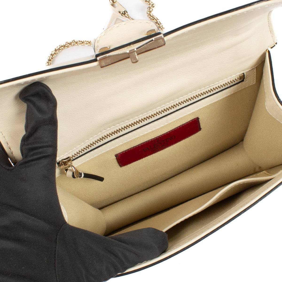Shop 100% authentic secondhand Valentino Garavani Cream Rockstud Crossbody on Labellov.com