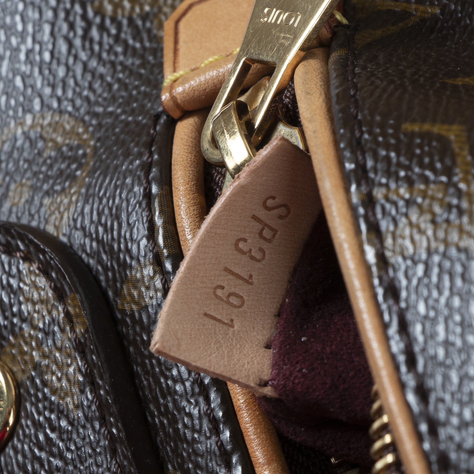 Sac à main Louis Vuitton Olympe en toile Monogram bordeaux