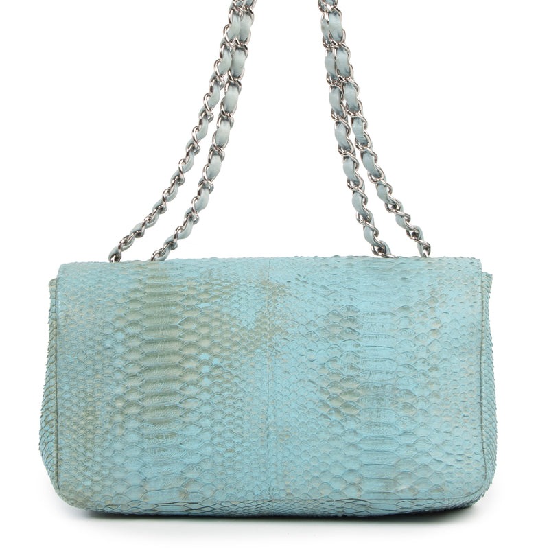 Authentieke Tweedehands Chanel Turquois Blue Python Classic Jumbo Flap Bag juiste prijs veilig online shoppen luxe merken webshop winkelen Antwerpen België mode fashion