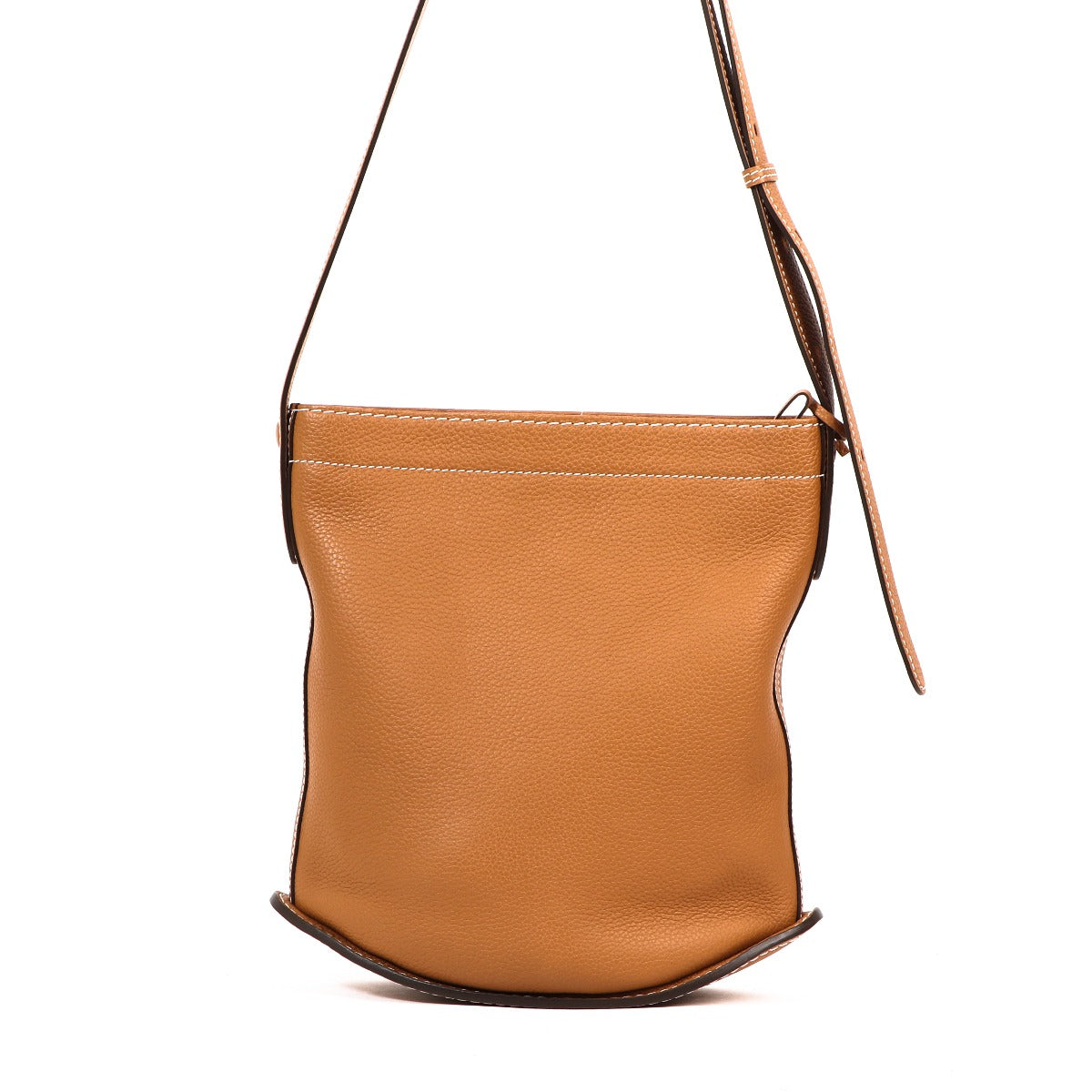 Buy an authentic second-hand Delvaux Cognac Taurillon Pin Daily Crossbody Bag in very good condition at Labellov in Antwerp.