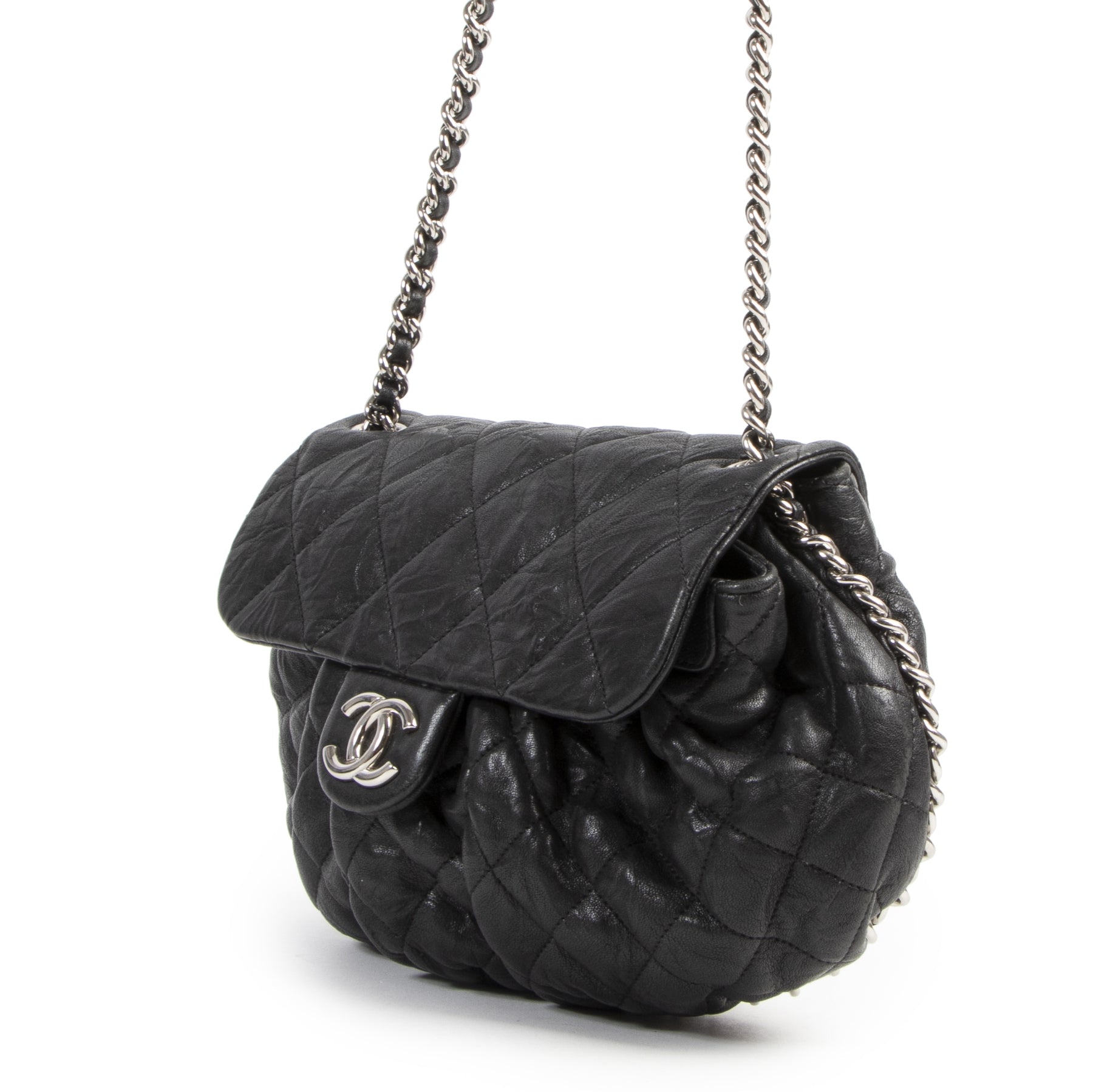 We buy and sell your authentic designer bags online at Labellov. 100% authentic