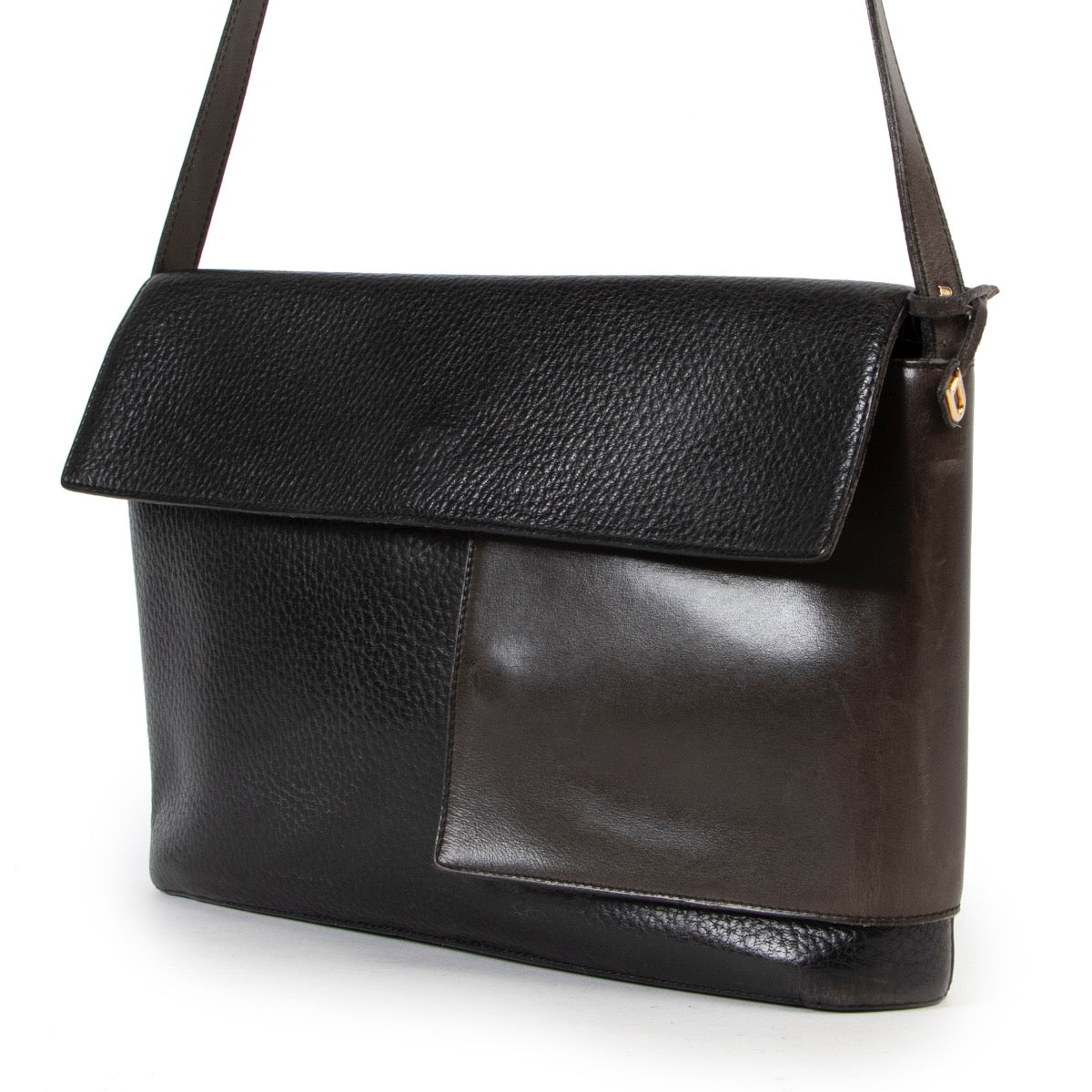 Veilig online kopen van authentieke tweedehands Delvaux zwarte Duo kleur handtas bij Labellov.com.
