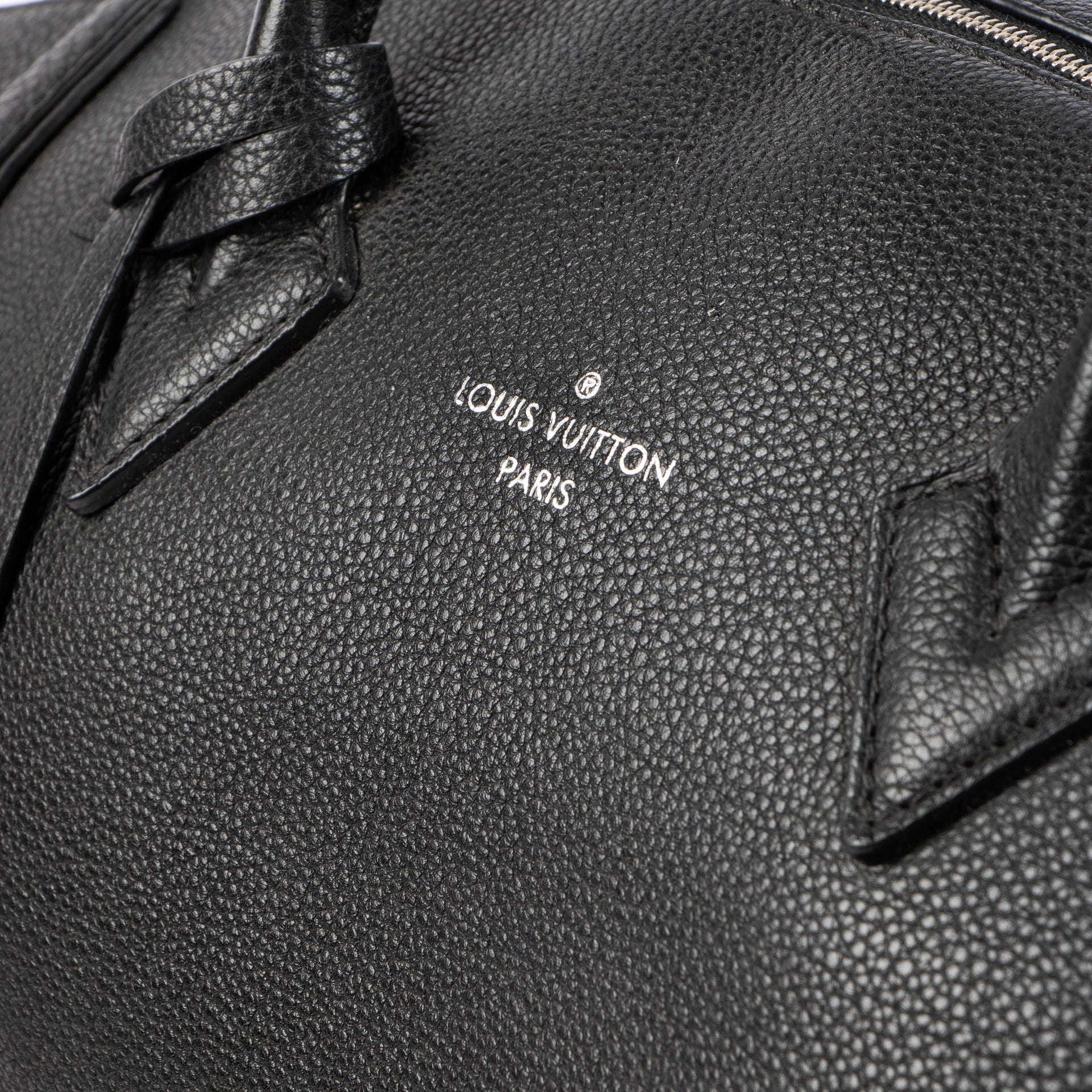 Shop the authentic Louis Vuitton Black Veau Cashemire Soft Lockit MM second hand on Labellov.com