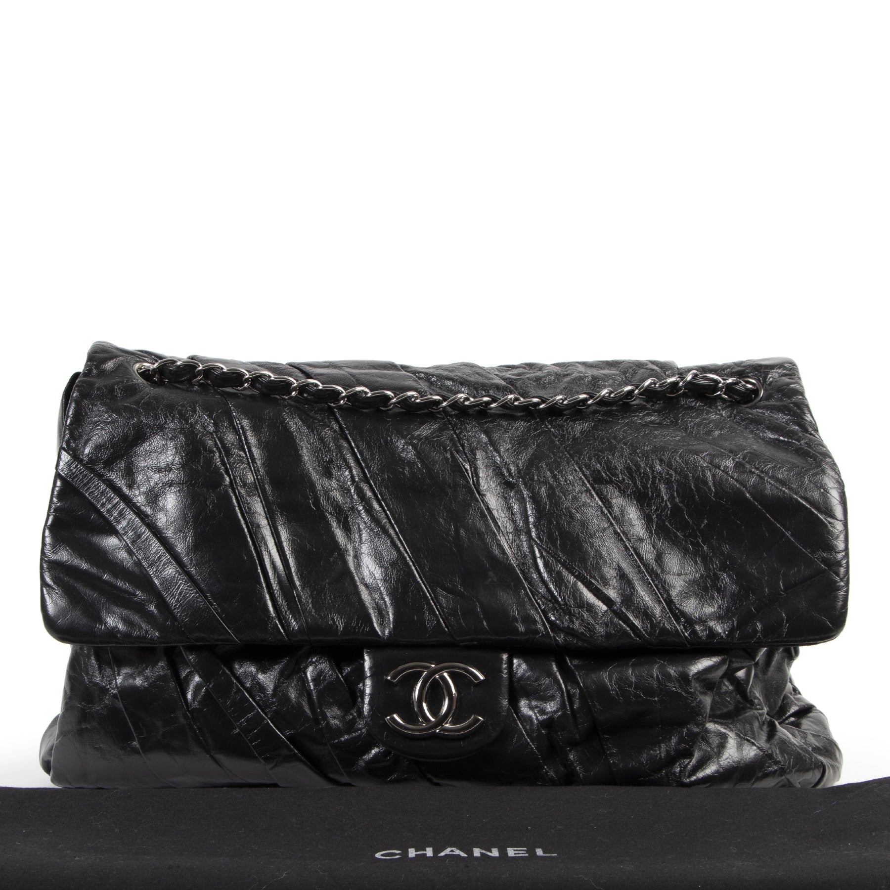 Chanel Black Leather Shoulder Bag for the best price at Labellov secondhand luxury