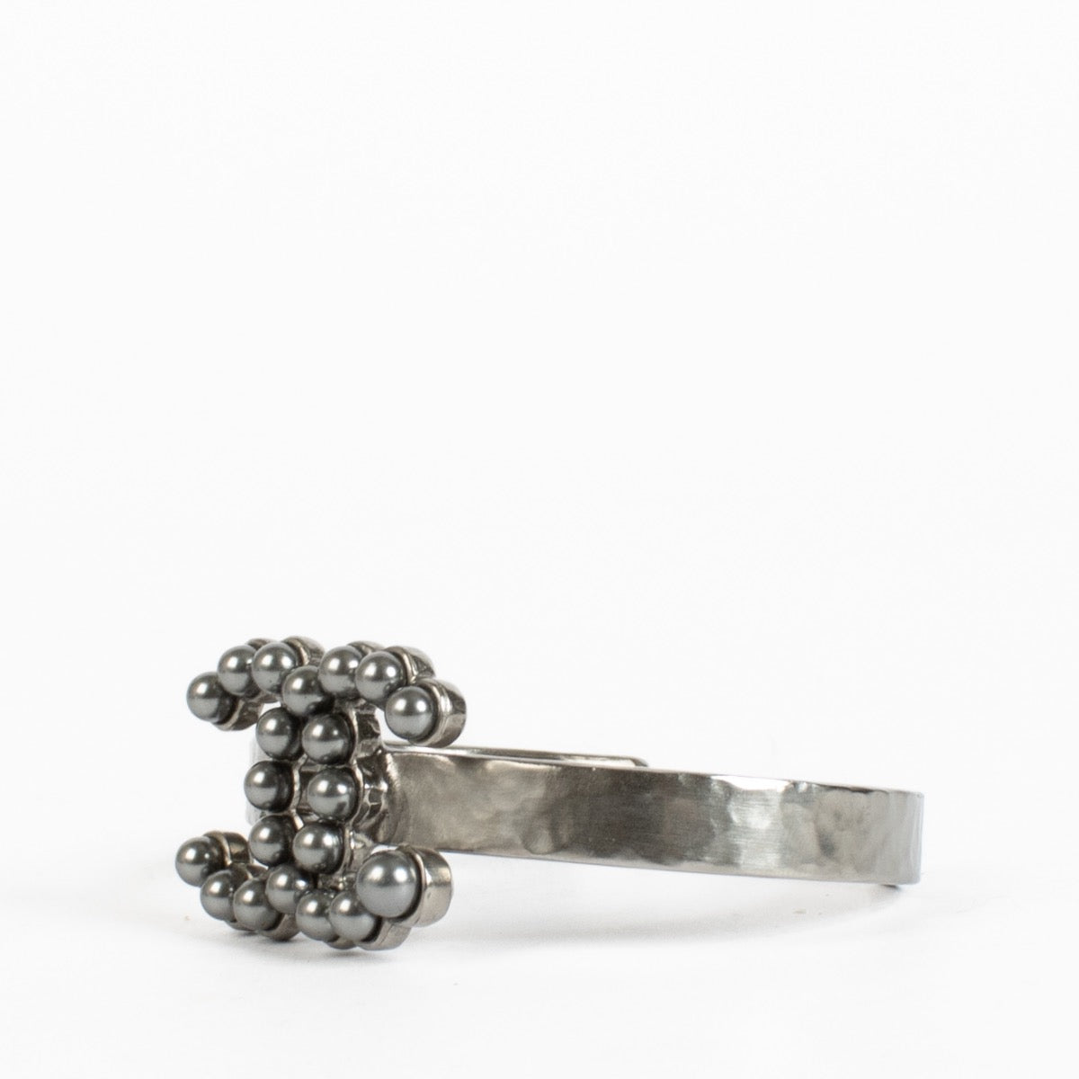 Authentic second-hand Chanel 15P CC Grey Faux Pearls Gunmetal Tone Bracelet on labellov.com