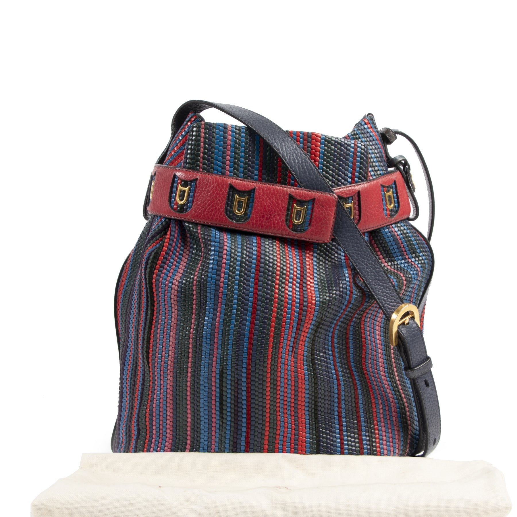Buy and sell preloved designer bags online at Labellov secondhand luxury
