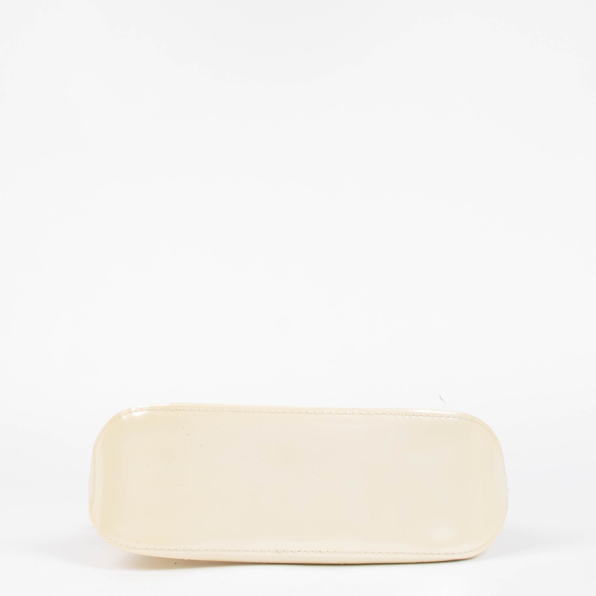 Shop this authentic louis vuitton beige Monogram Vernis Crossbody pre-loved on Labellov.com