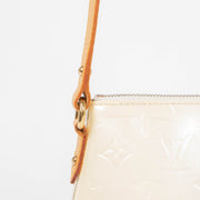 Shop this authentic louis vuitton beige Monogram Vernis Crossbody pre-loved on Labellov.com
