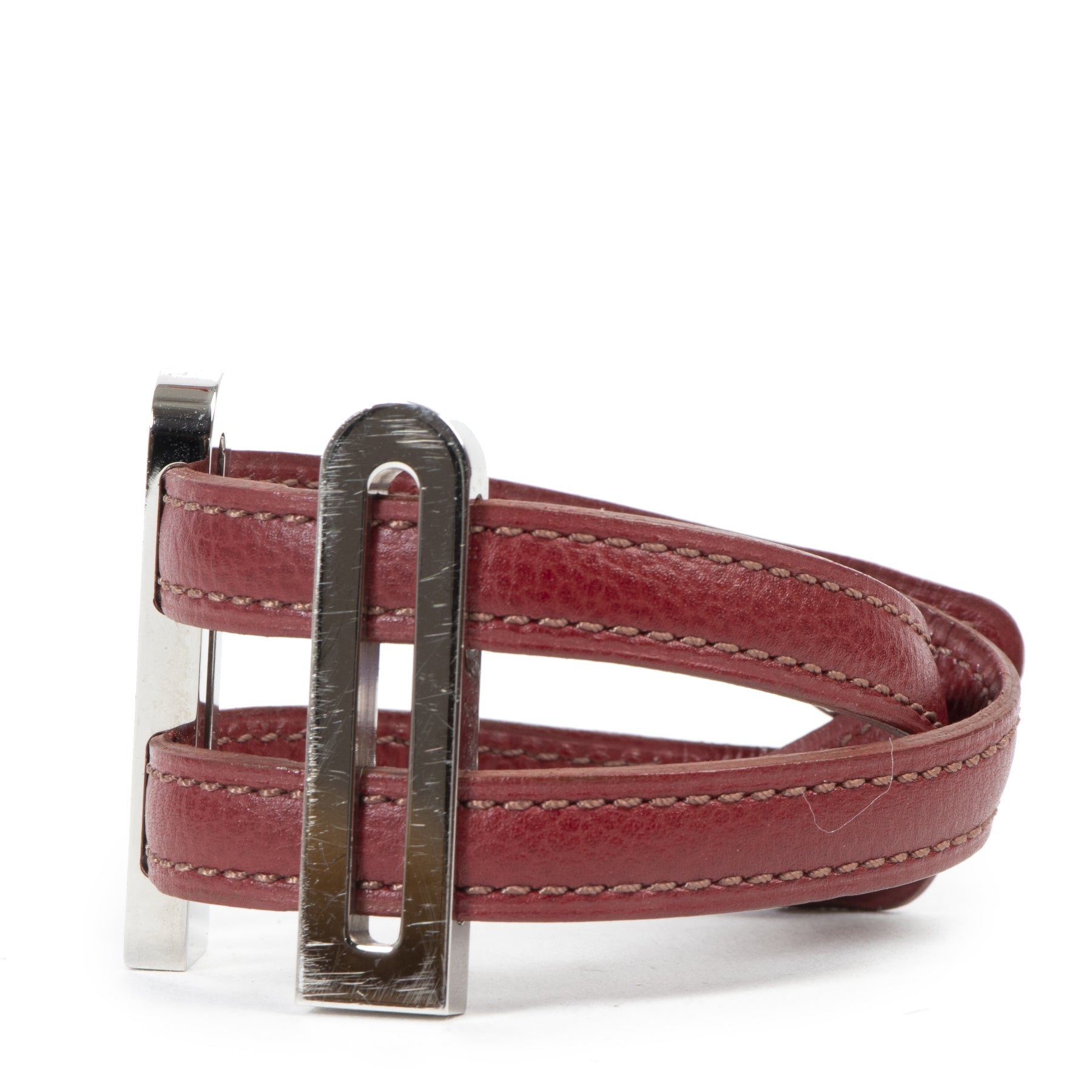 Delvaux Red Leather Bracelet kopen en verkopen aan de beste prijs bij Labellov