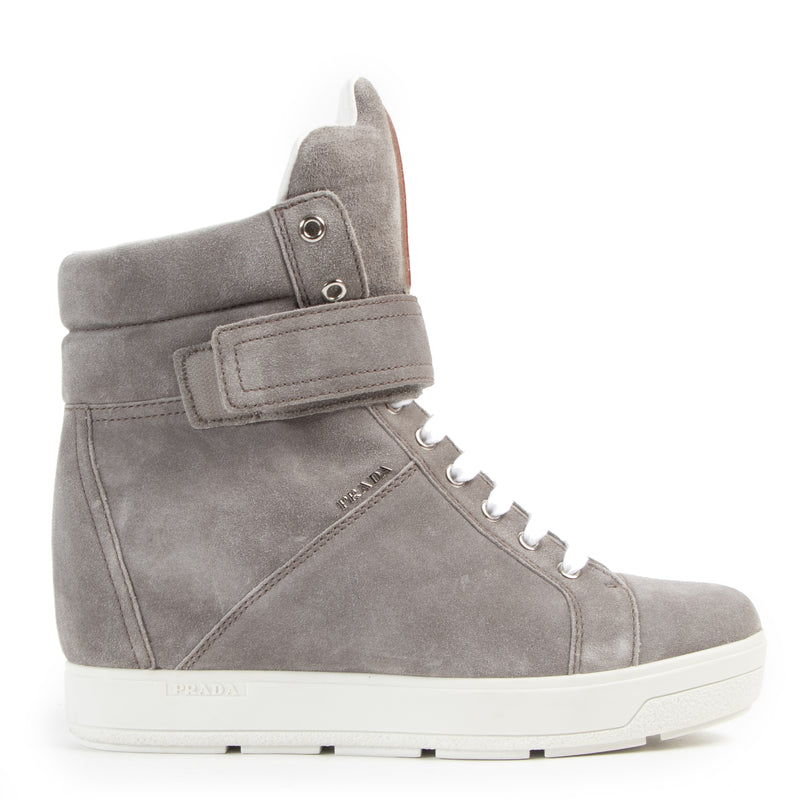 Tweedehands Prada Sneakers juiste prijs veilig online winkelen LabelLOV webshop luxe merken winkelen Antwerpen België mode fashion Secondhand Prada Sneakers shoes luxury vintage webshop fashion safe secure online shopping designer brands Seconde-main Prad