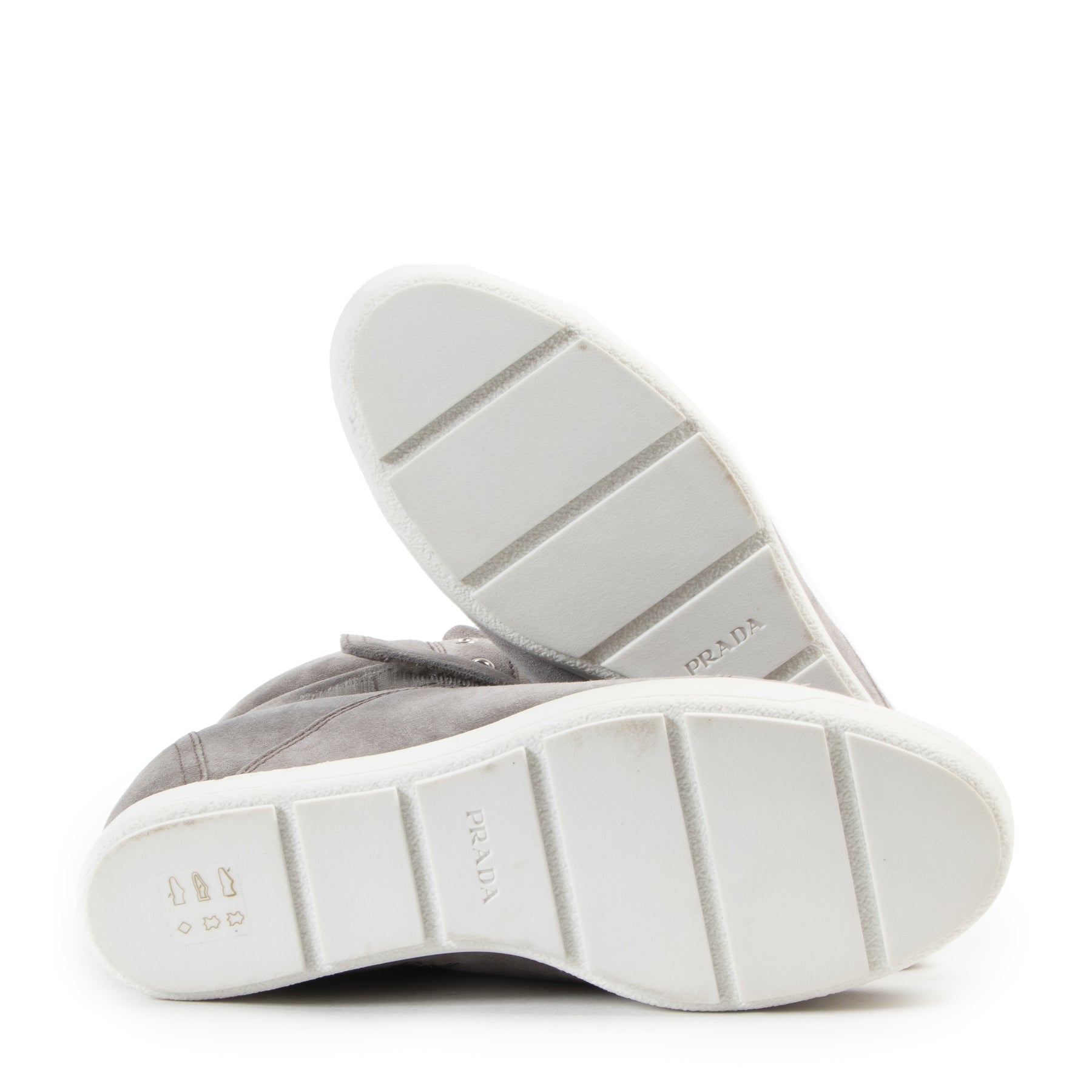 Tweedehands Prada Sneakers juiste prijs veilig online winkelen LabelLOV webshop luxe merken winkelen Antwerpen België mode fashion Secondhand Prada Sneakers shoes luxury vintage webshop fashion safe secure online shopping designer brands Seconde-main Prad