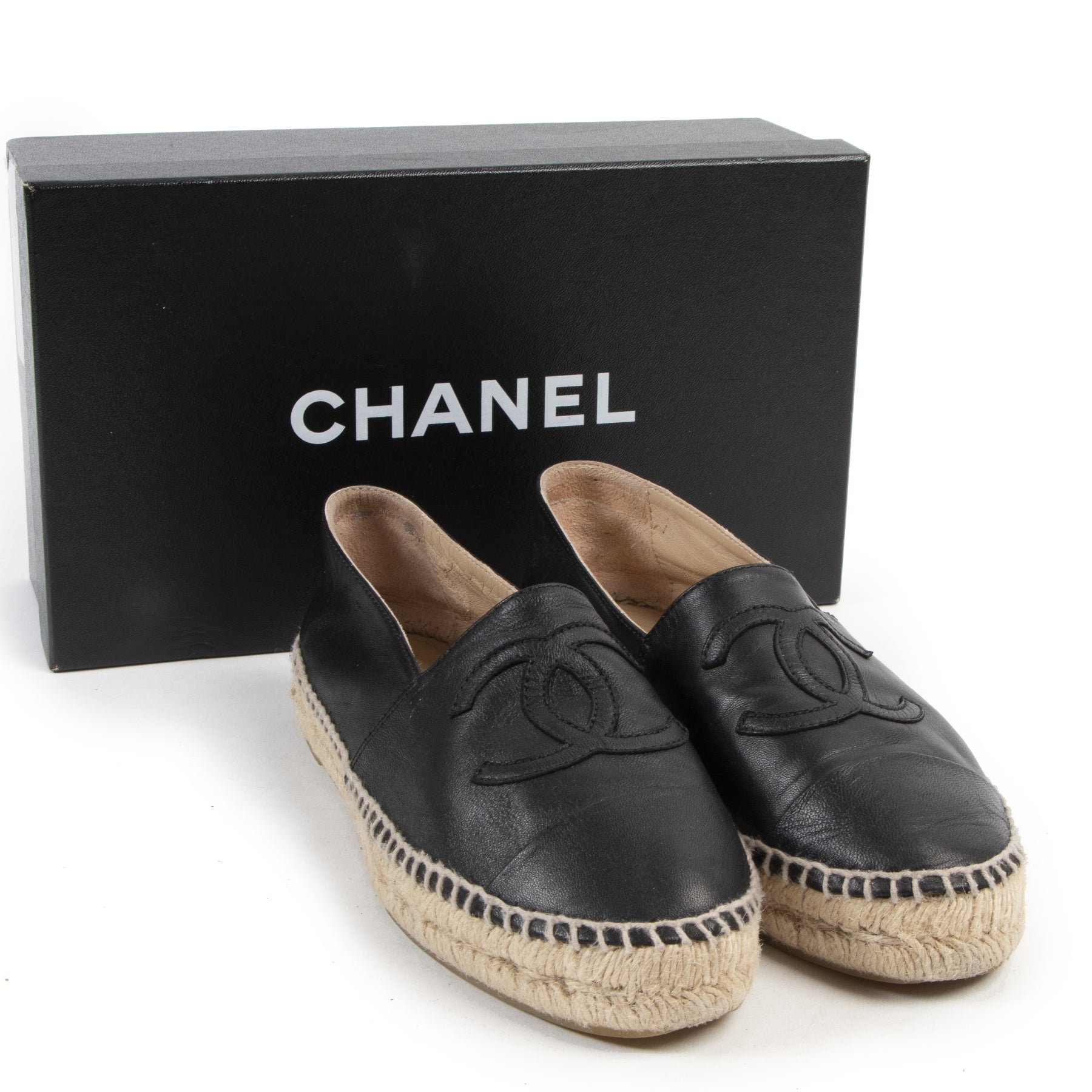 Buy authentic second hand Chanel shoes with right price at LabelLOV.