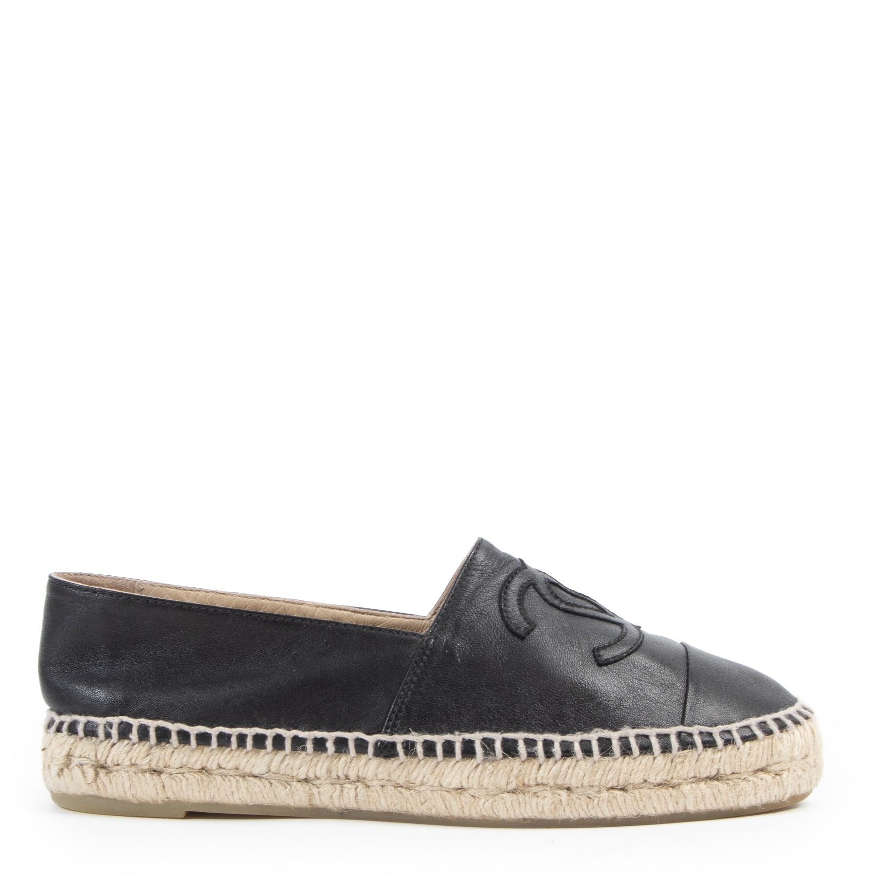 Koop authentieke tweedehands Chanel schoenen met juiste prijs bij LabelLOV.