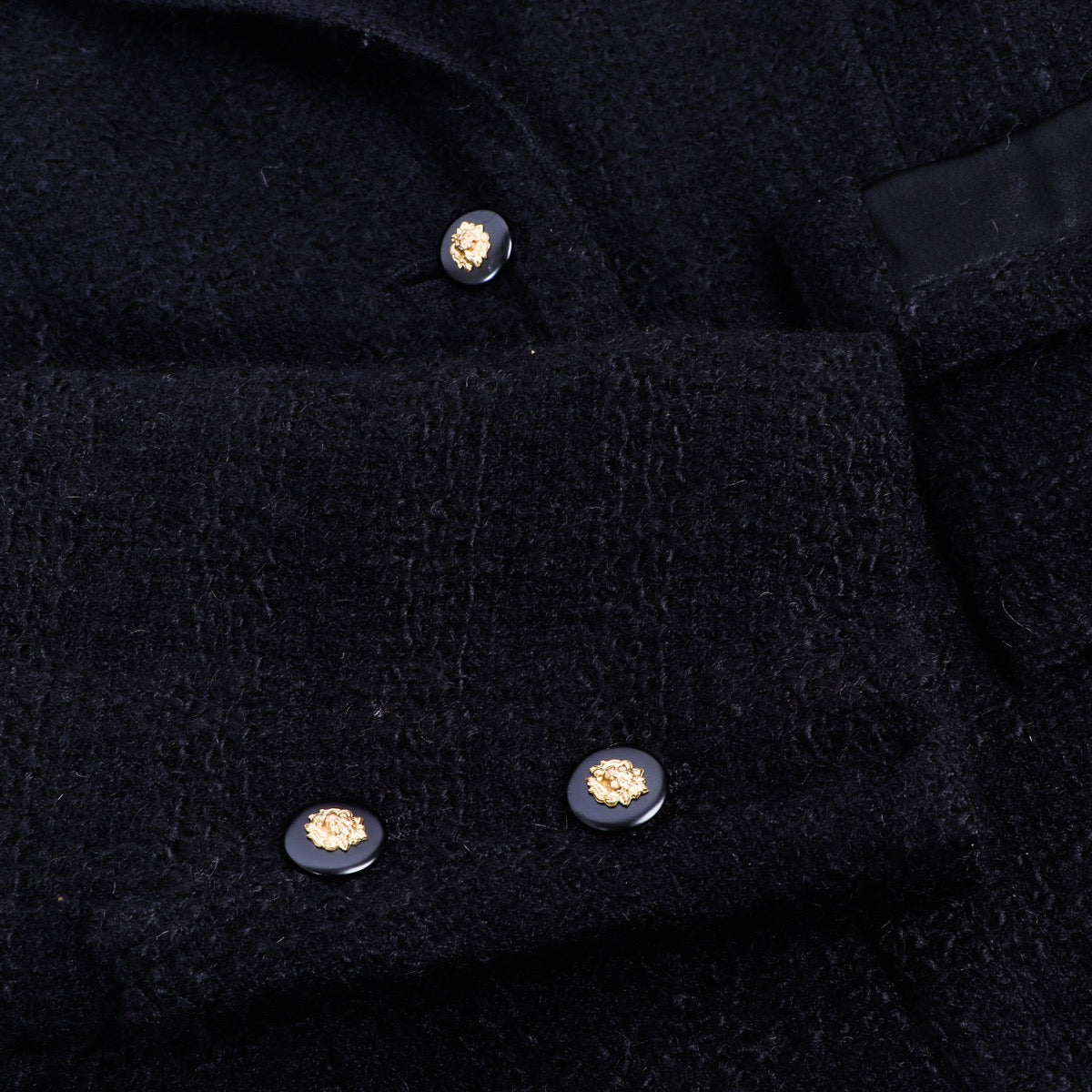 Buy an authentic second hand Chanel Créations-Paris 1971 Black Wool Tweed Jacket - Size 8 in very good condition at Labellov.com