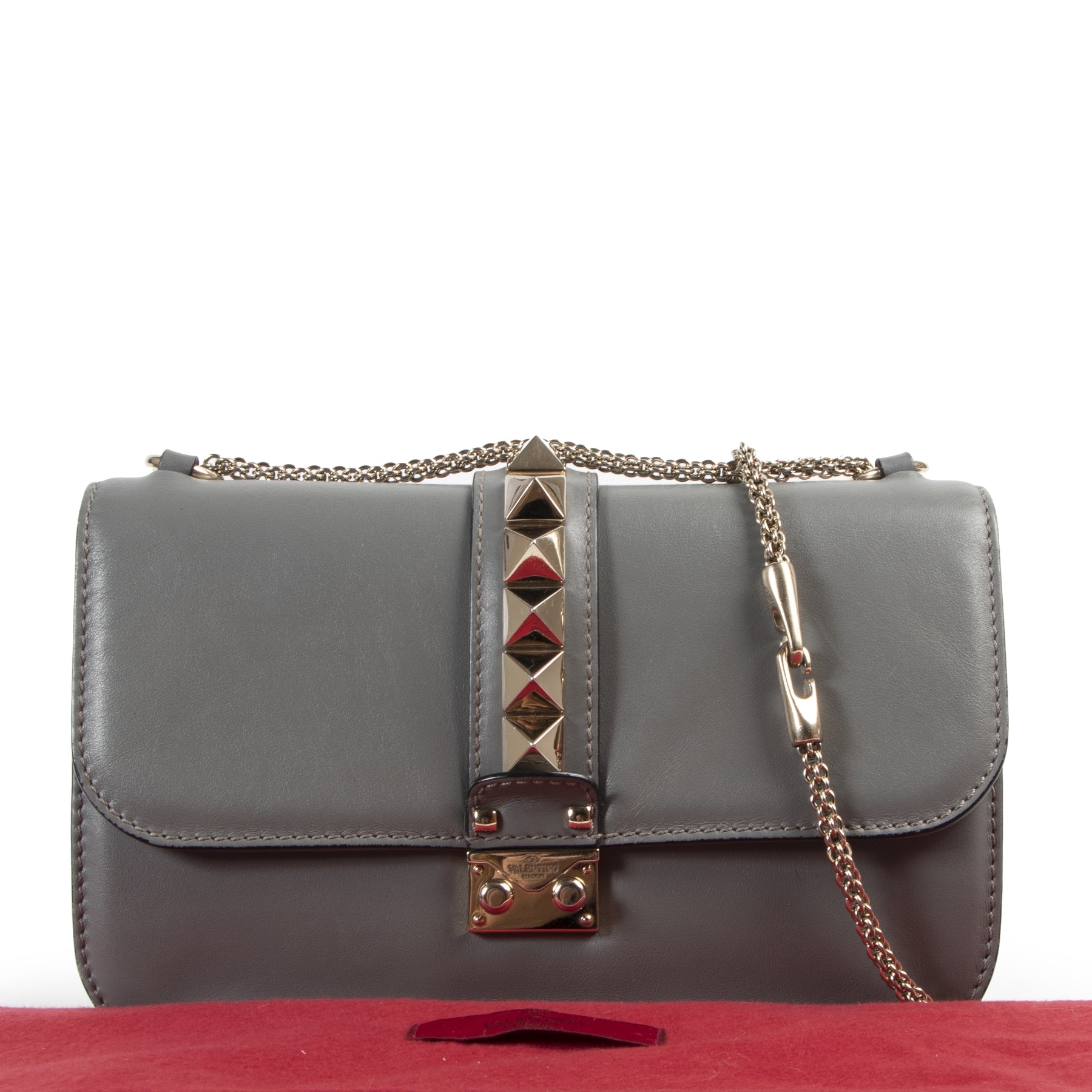 Authentieke Tweedehands Valentino Garavani juiste prijs veilig online winkelen LabelLOV webshop luxe merken winkelen Antwerpen België mode fashion Authentic secondhand Valentino Geravani designer bags luxury vintage webshop fashion safe secure online shop
