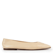 Shop safe online at Labellov in Antwerp this 100% authentic second hand Chanel Beige Camellia Embroidered Flats - Size 38,5