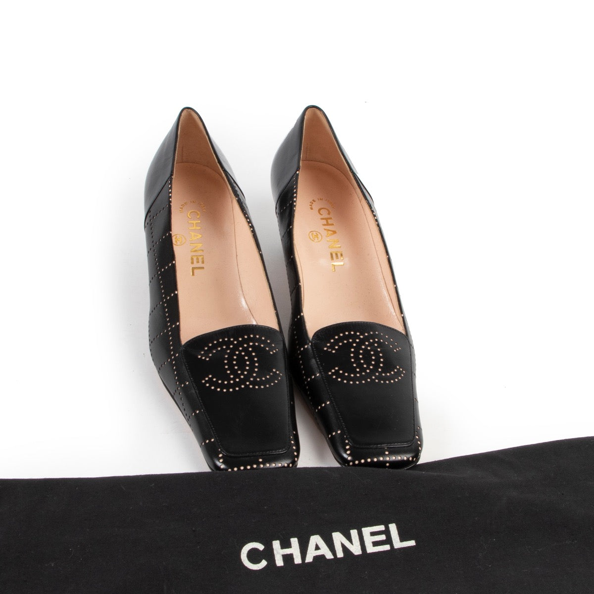 Chanel Black Pumps Size 38,5 100% Authentic, buy here safely!