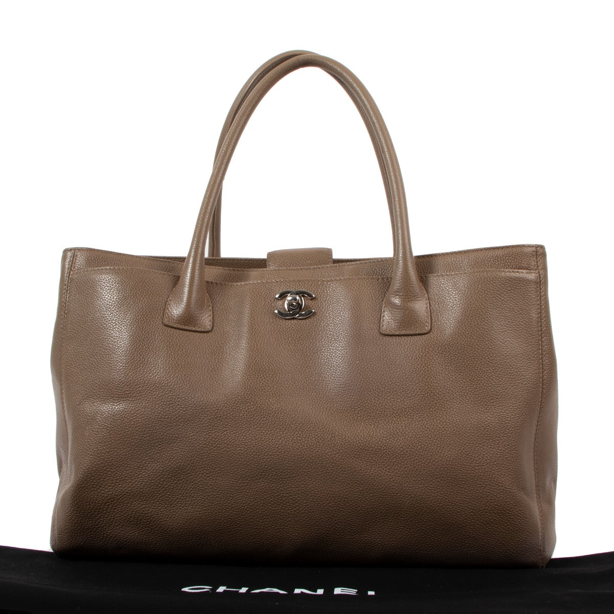 Buy a second-hand authenthic Chanel Leather Taupe Executive Cerf Tote Bag in good condition at Labellov Antwerp.