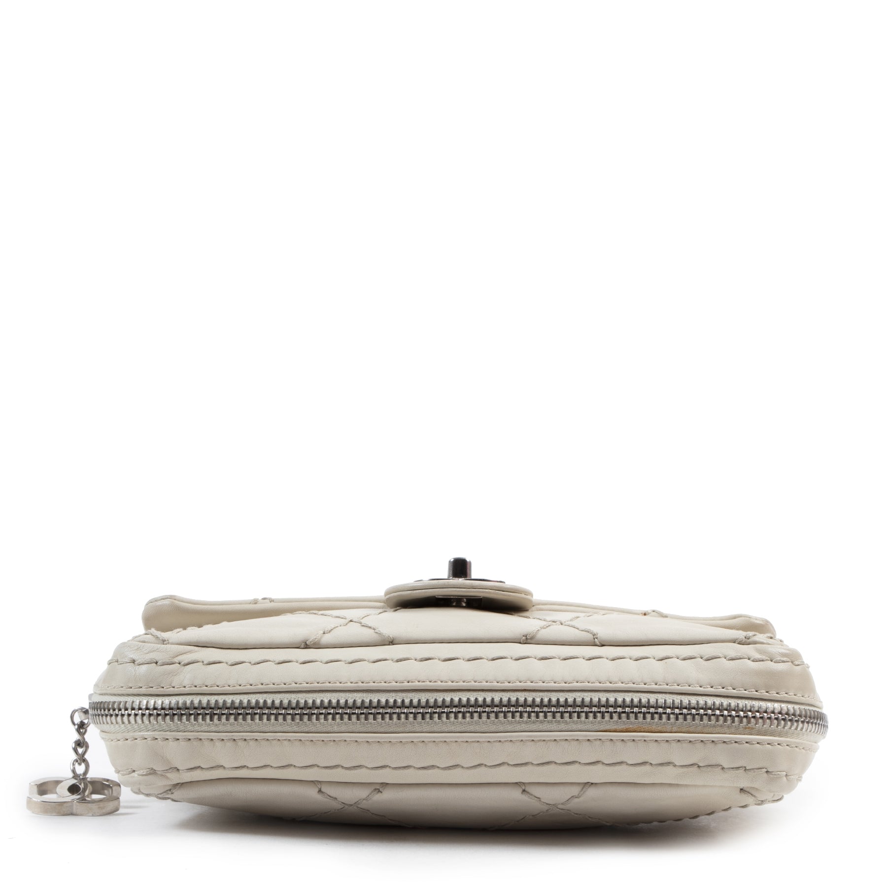 koop online tegen de beste prijs Chanel Ivory Quilted Leather Flap Bag PHW